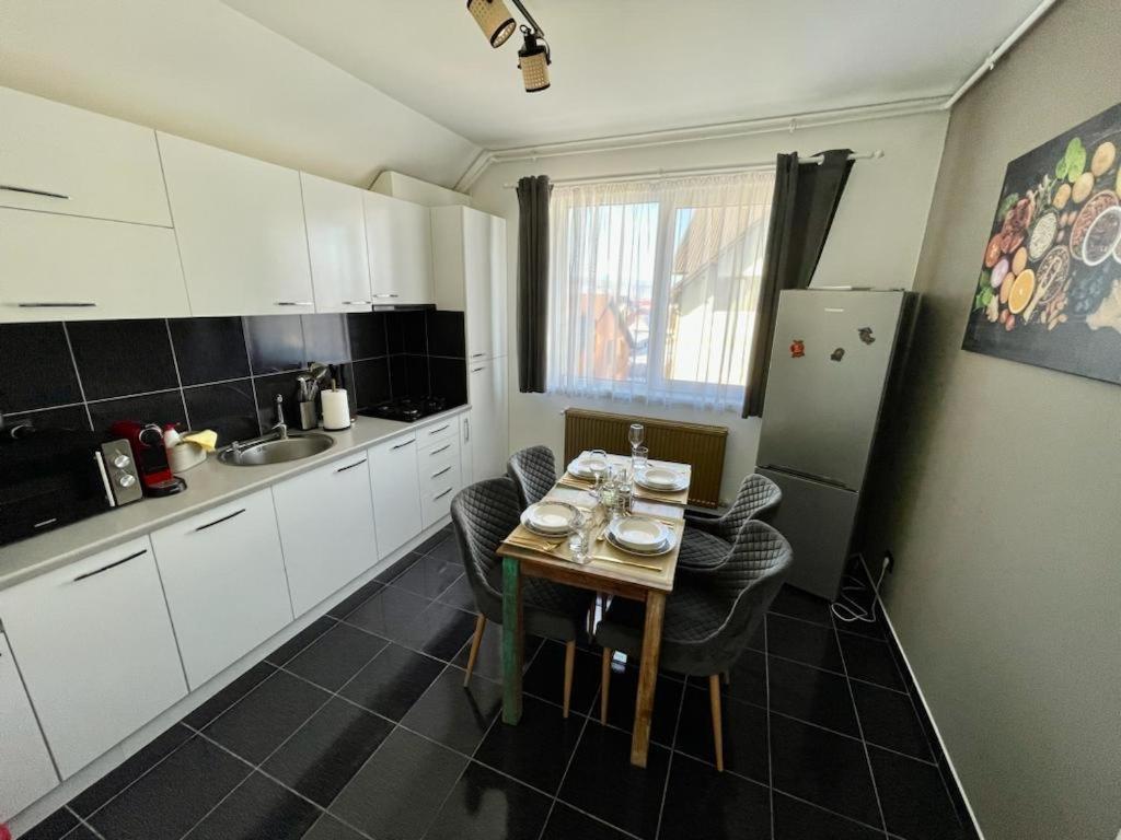 N & G Apartments Rîşnov Extérieur photo