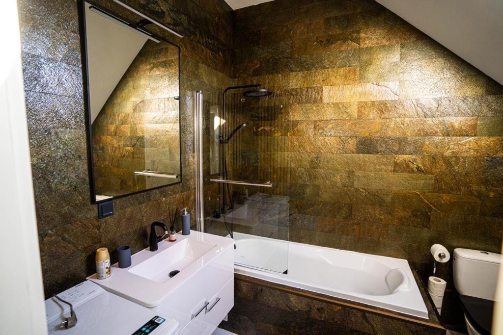 N & G Apartments Rîşnov Extérieur photo